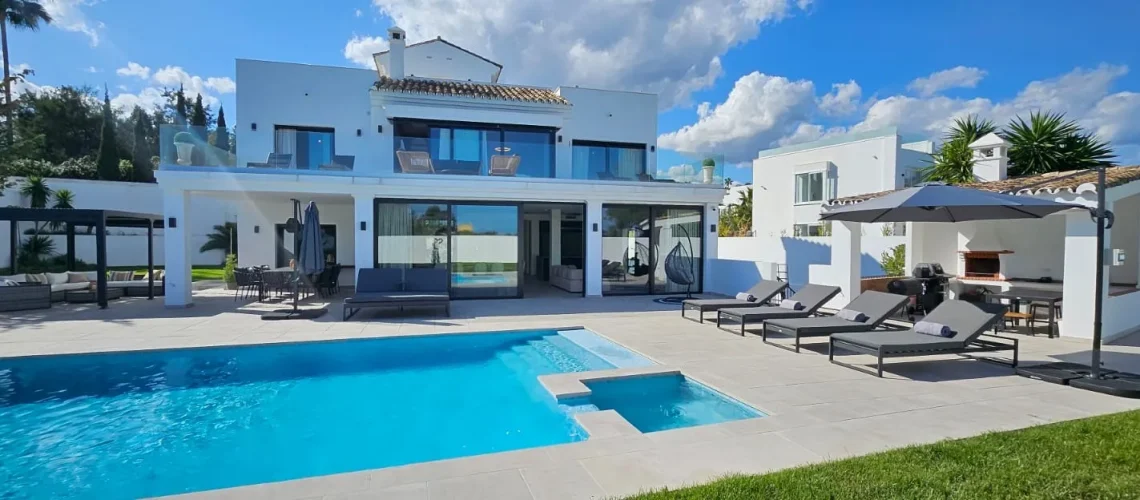 Okna aluminiowe przesuwne HS, firmy MS Aluminium, realizacja Marbella, Hiszpania